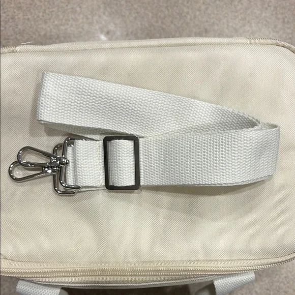 Nespresso Cream and Tan Cooler Bag -New! - Picture 3 of 4